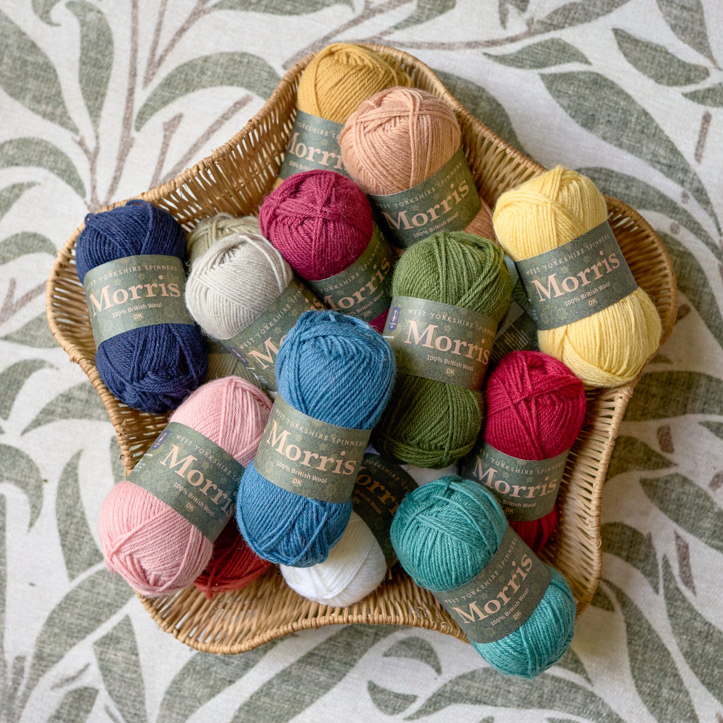 West Yorkshire Spinners Anleitungsheft "Impressions" für Morris in Englisch