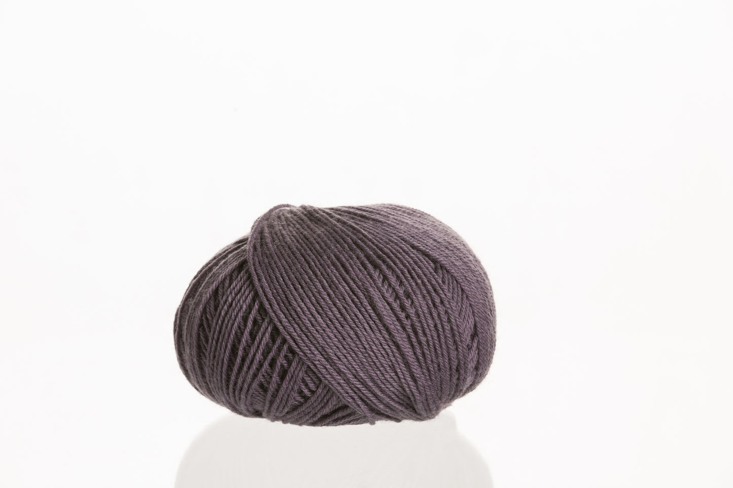 Ferner Wolle Lungauer Vielseitige 210 75 % Merino, 25 % Polyamid Socken und Pulloverwolle 50 g