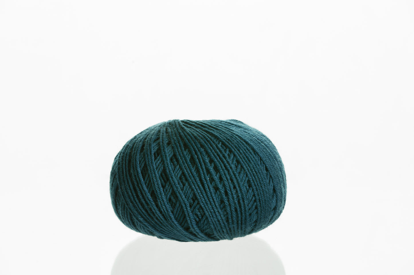 Ferner Wolle Lungauer Vielseitige 210 75 % Merino, 25 % Polyamid Socken und Pulloverwolle 50 g