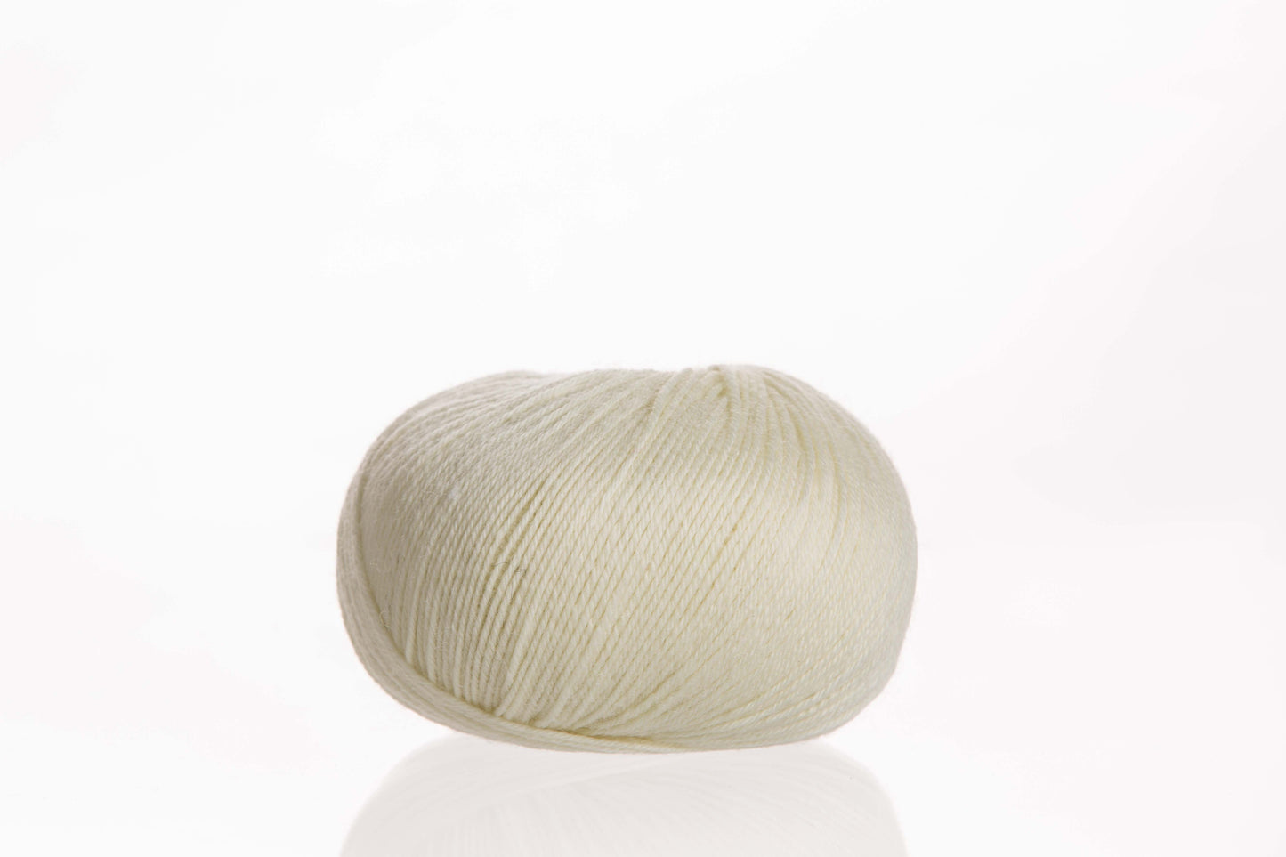 Ferner Wolle Lungauer Vielseitige 210 75 % Merino, 25 % Polyamid Socken und Pulloverwolle 50 g