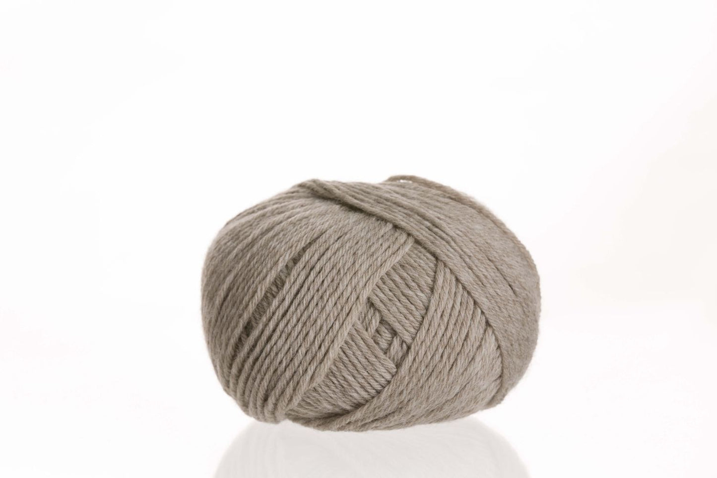 Ferner Wolle Lungauer Vielseitige 210 75 % Merino, 25 % Polyamid Socken und Pulloverwolle 50 g